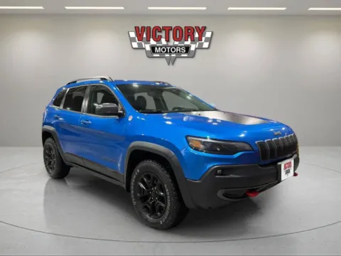 Blue 2020 Jeep Cherokee Trailhawk 4x4 4dr SUV for sale in Chesterfield, MI
