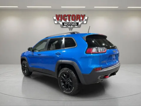 More photos of 2020 Jeep Cherokee Trailhawk 4x4 4dr SUV at Victory Motors Chesterfield, MI