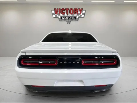 More photos of 2015 Dodge Challenger R/T 2dr Coupe at Victory Motors Chesterfield, MI