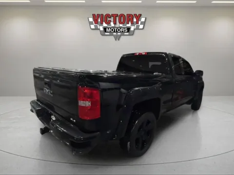 More photos of 2018 GMC Sierra 1500 SLE 4x4 4dr Double Cab 6.5 ft. SB at Victory Motors Chesterfield, MI