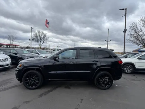 More photos of 2019 Jeep Grand Cherokee Altitude 4x4 4dr SUV at Victory Motors Chesterfield, MI