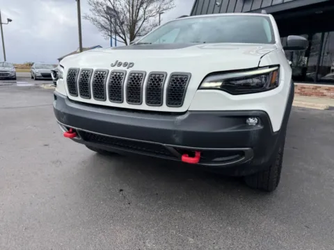 Another view of 2019 Jeep Cherokee Trailhawk 4x4 4dr SUV for sale in Chesterfield, MI at Victory Motors Chesterfield