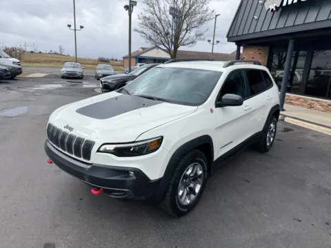 More photos of 2019 Jeep Cherokee Trailhawk 4x4 4dr SUV at Victory Motors Chesterfield, MI
