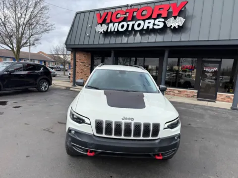 Photos of 2019 Jeep Cherokee Trailhawk 4x4 4dr SUV for sale in Chesterfield, MI at Victory Motors Chesterfield