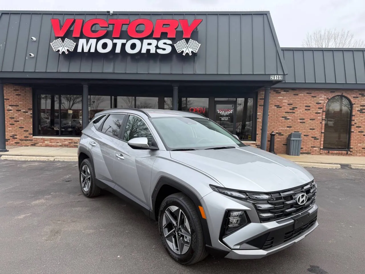 Silver 2025 Hyundai Tucson SEL AWD 4dr SUV for sale in Chesterfield, MI