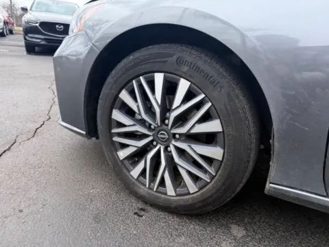 More photos of 2023 Nissan Altima 2.5 SV 4dr Sedan at Victory Motors Chesterfield, MI