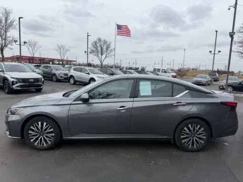 More photos of 2023 Nissan Altima 2.5 SV 4dr Sedan at Victory Motors Chesterfield, MI