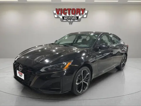 Another view of 2023 Nissan Altima 2.5 SR AWD 4dr Sedan for sale in Chesterfield, MI at Victory Motors Chesterfield