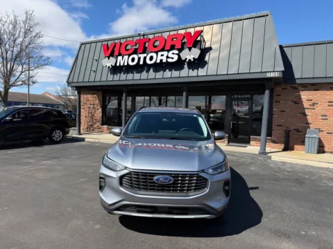 Photos of 2024 Ford Escape Plug-In Hybrid PHEV 4dr SUV for sale in Chesterfield, MI at Victory Motors Chesterfield