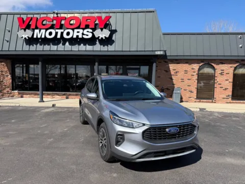 Silver 2024 Ford Escape Plug-In Hybrid PHEV 4dr SUV for sale in Chesterfield, MI