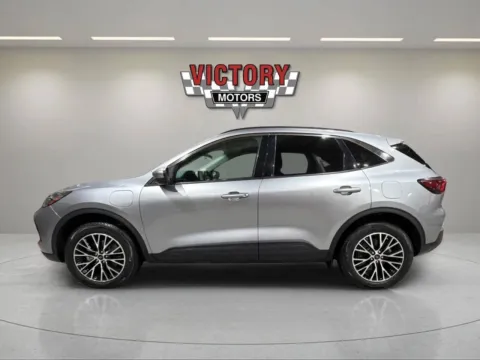 More photos of 2024 Ford Escape Plug-In Hybrid PHEV 4dr SUV at Victory Motors Chesterfield, MI