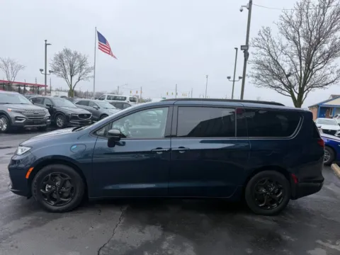 More photos of 2024 Chrysler Pacifica Plug-In Hybrid Premium S Appearance 4dr Mini Van at Victory Motors Chesterfield, MI
