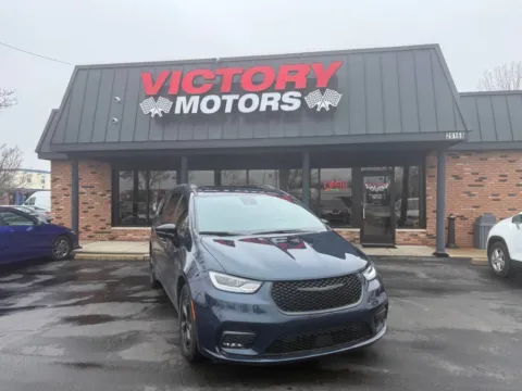 Photos of 2024 Chrysler Pacifica Plug-In Hybrid Premium S Appearance 4dr Mini Van for sale in Chesterfield, MI at Victory Motors Chesterfield