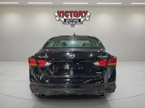 More photos of 2022 Nissan Altima 2.5 Platinum AWD 4dr Sedan at Victory Motors Chesterfield, MI