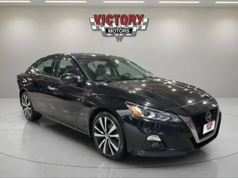 Black 2022 Nissan Altima 2.5 Platinum AWD 4dr Sedan for sale in Chesterfield, MI