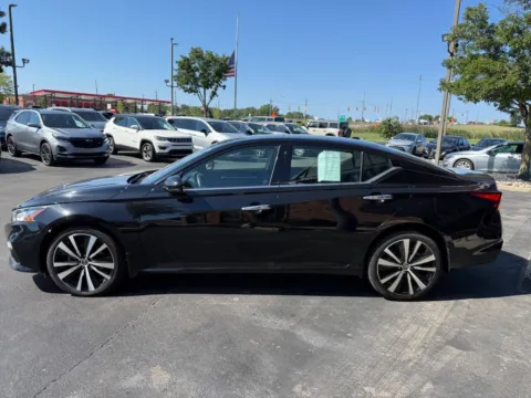 More photos of 2022 Nissan Altima 2.5 Platinum AWD 4dr Sedan at Victory Motors Chesterfield, MI