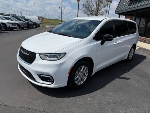 Another view of 2025 Chrysler Pacifica Select 4dr Mini Van for sale in Chesterfield, MI at Victory Motors Chesterfield