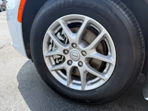 More photos of 2025 Chrysler Pacifica Select 4dr Mini Van at Victory Motors Chesterfield, MI