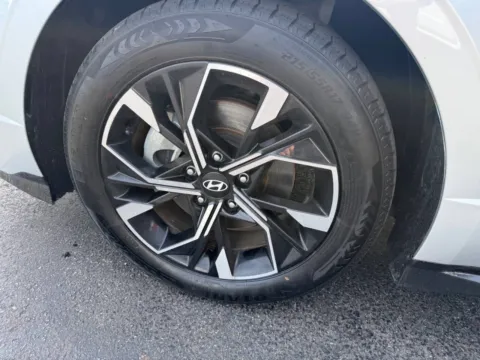 More photos of 2024 Hyundai Sonata SEL 4dr Sedan at Victory Motors Chesterfield, MI