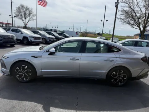 Another view of 2024 Hyundai Sonata SEL 4dr Sedan for sale in Chesterfield, MI at Victory Motors Chesterfield