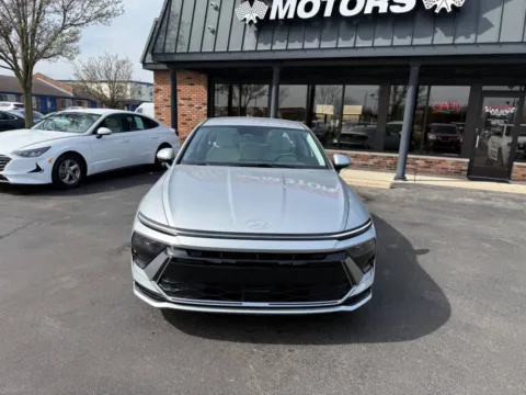 Silver 2024 Hyundai Sonata SEL 4dr Sedan for sale in Chesterfield, MI