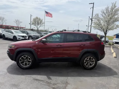 More photos of 2020 Jeep Cherokee Trailhawk 4x4 4dr SUV at Victory Motors Chesterfield, MI