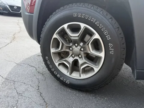 More photos of 2020 Jeep Cherokee Trailhawk 4x4 4dr SUV at Victory Motors Chesterfield, MI