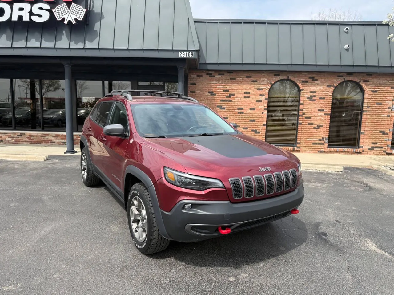 Red 2020 Jeep Cherokee Trailhawk 4x4 4dr SUV for sale in Chesterfield, MI