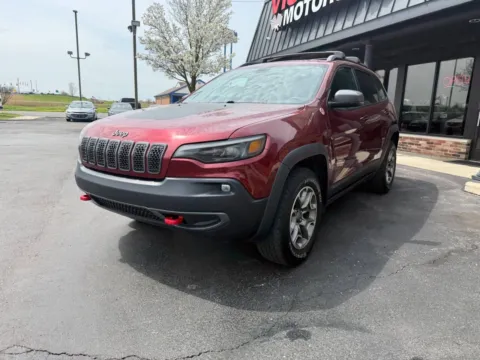 Another view of 2020 Jeep Cherokee Trailhawk 4x4 4dr SUV for sale in Chesterfield, MI at Victory Motors Chesterfield