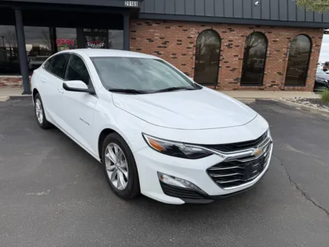 White 2025 Chevrolet Malibu LT 4dr Sedan w/1LT for sale in Chesterfield, MI