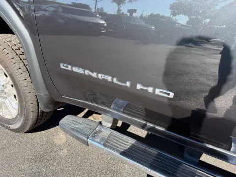 More photos of 2020 GMC Sierra 2500 HD Denali 4x4 4dr Crew Cab SB at Victory Motors Chesterfield, MI