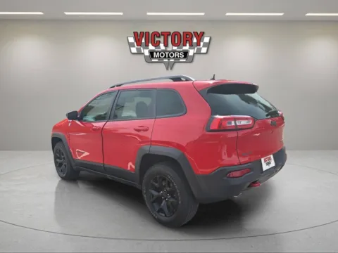 Another view of 2018 Jeep Cherokee Trailhawk 4x4 4dr SUV for sale in Chesterfield, MI at Victory Motors Chesterfield