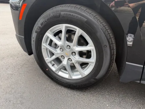 More photos of 2024 Chevrolet Equinox LS 4dr SUV w/1LS at Victory Motors Chesterfield, MI