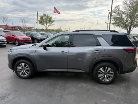 More photos of 2026 Nissan Pathfinder SL 4dr SUV at Victory Motors Chesterfield, MI