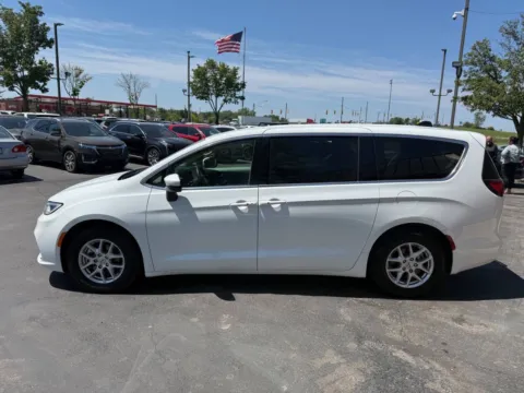 More photos of 2023 Chrysler Pacifica Touring L 4dr Mini Van at Victory Motors Chesterfield, MI