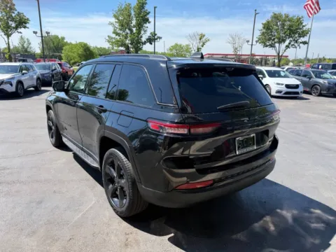 More photos of 2024 Jeep Grand Cherokee Limited 4x4 4dr SUV at Victory Motors Chesterfield, MI