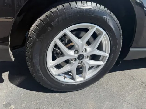 More photos of 2024 Ford Edge SEL AWD 4dr SUV at Victory Motors Chesterfield, MI