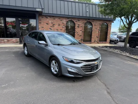 Gray 2024 Chevrolet Malibu LT 4dr Sedan w/1LT for sale in Chesterfield, MI