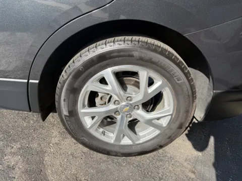 More photos of 2020 Chevrolet Equinox Premier 4dr SUV w/1LZ at Victory Motors Chesterfield, MI