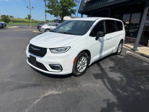 Another view of 2025 Chrysler Pacifica Select 4dr Mini Van for sale in Chesterfield, MI at Victory Motors Chesterfield
