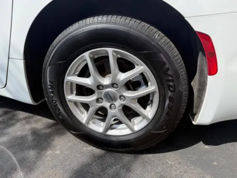 More photos of 2025 Chrysler Pacifica Select 4dr Mini Van at Victory Motors Chesterfield, MI