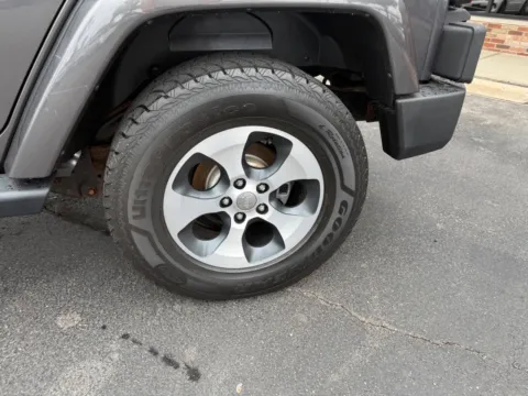 More photos of 2016 Jeep Wrangler Unlimited Sahara 4x4 4dr SUV at Victory Motors Chesterfield, MI