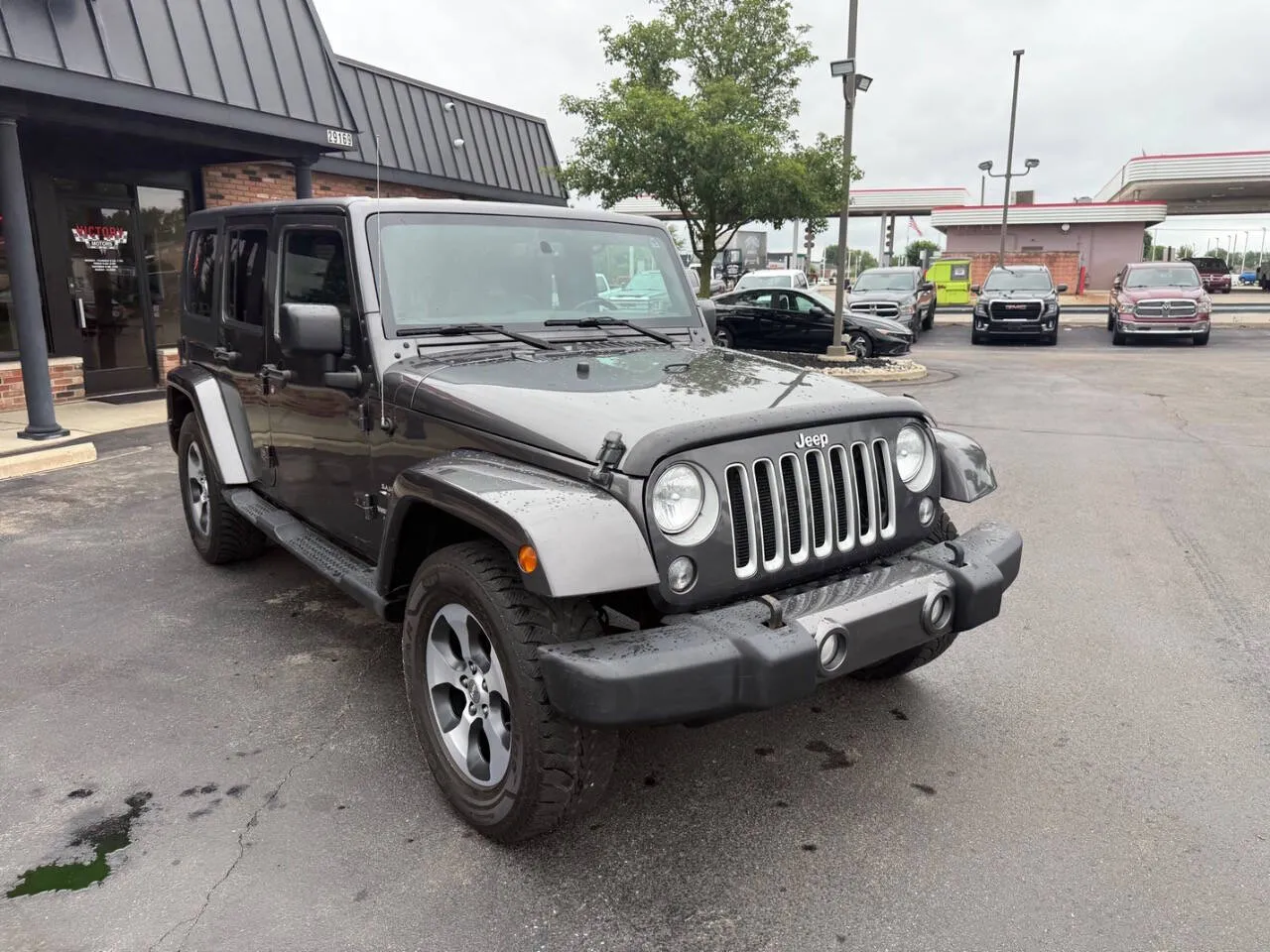 Gray 2016 Jeep Wrangler Unlimited Sahara 4x4 4dr SUV for sale in Chesterfield, MI