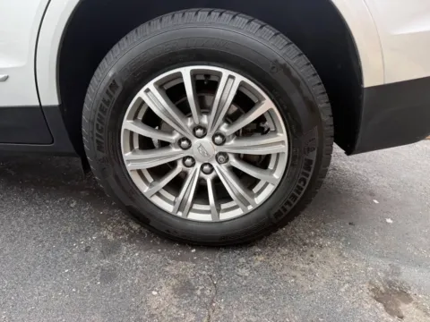 More photos of 2019 Cadillac XT5 Luxury 4dr SUV at Victory Motors Chesterfield, MI