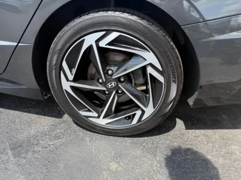 More photos of 2024 Hyundai Sonata SEL 4dr Sedan at Victory Motors Chesterfield, MI