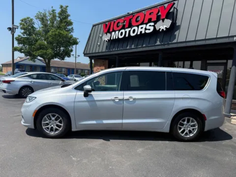 More photos of 2023 Chrysler Pacifica Touring L 4dr Mini Van at Victory Motors Chesterfield, MI