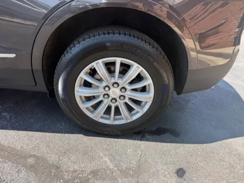 More photos of 2018 Cadillac XT5 Luxury 4x4 4dr SUV at Victory Motors Chesterfield, MI