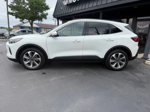 More photos of 2024 Ford Escape Platinum AWD 4dr SUV at Victory Motors Chesterfield, MI