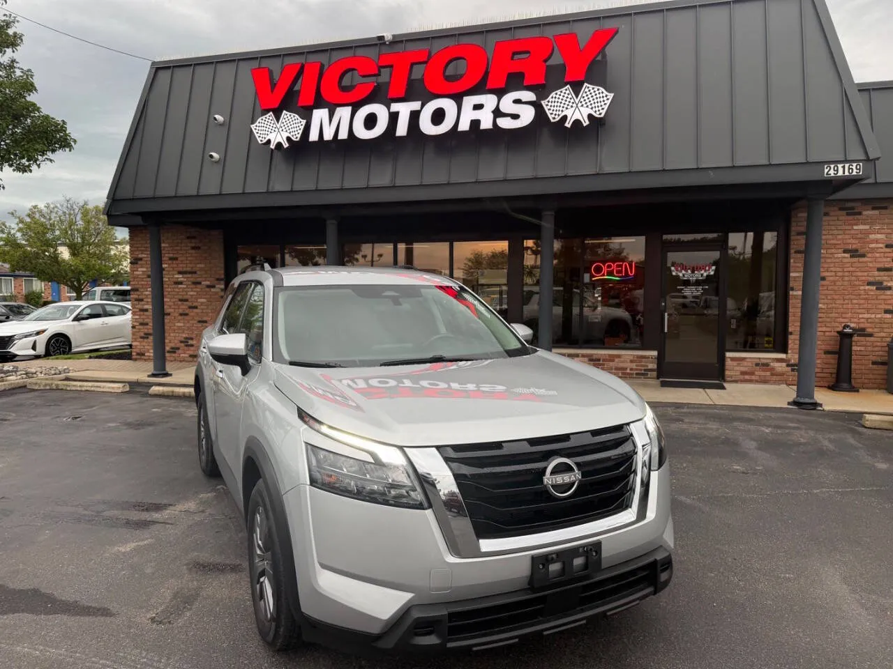 Silver 2024 Nissan Pathfinder SV 4dr SUV for sale in Chesterfield, MI