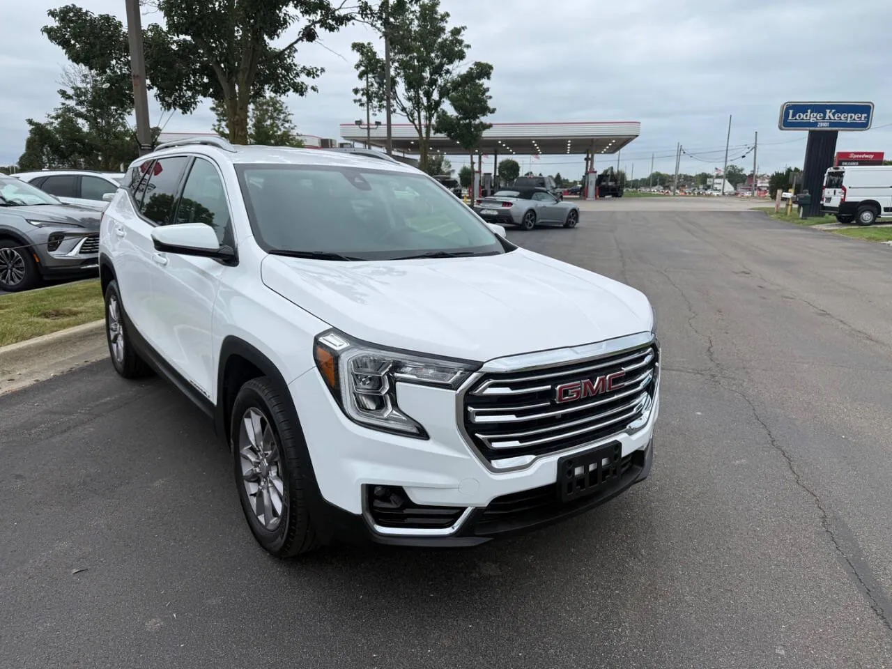 White 2024 GMC Terrain SLT AWD 4dr SUV for sale in Chesterfield, MI